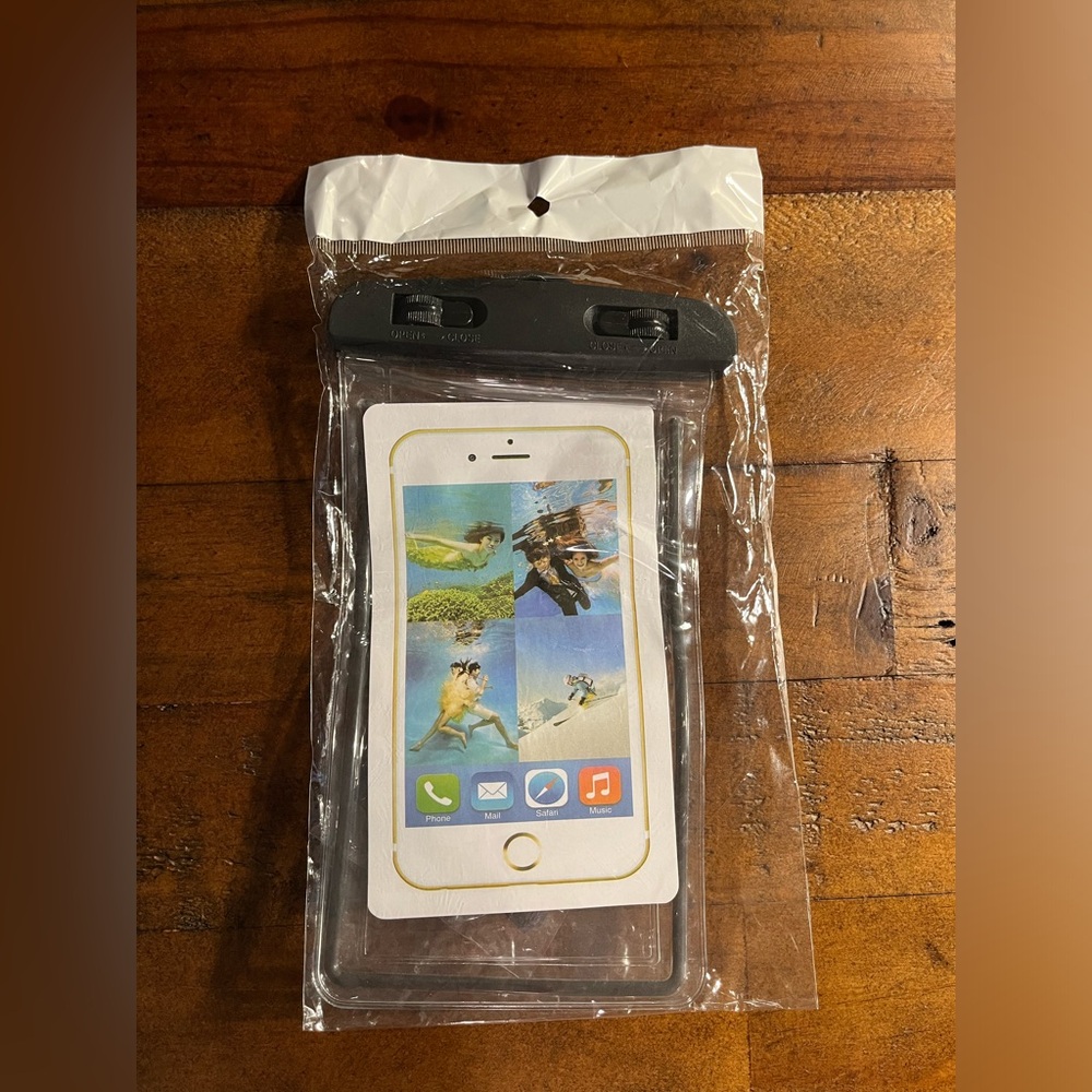 Heeta waterproof dry bag phone case, NWT.
